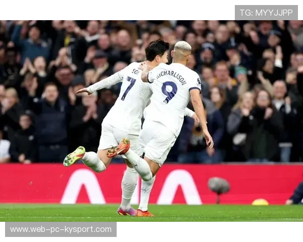 热刺连续围攻，库卢切夫斯基劲射被挡